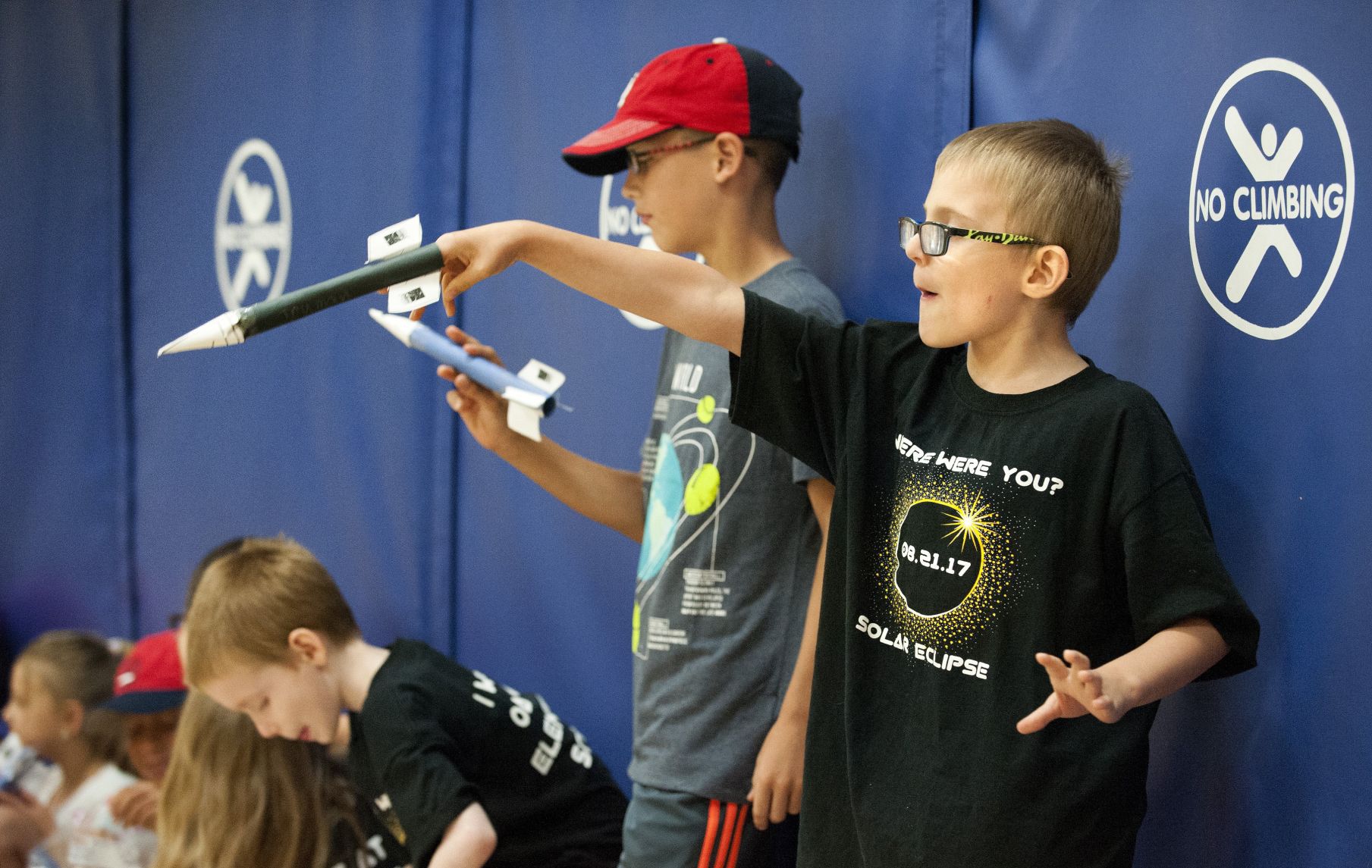Oakville Elementary students view total eclipse